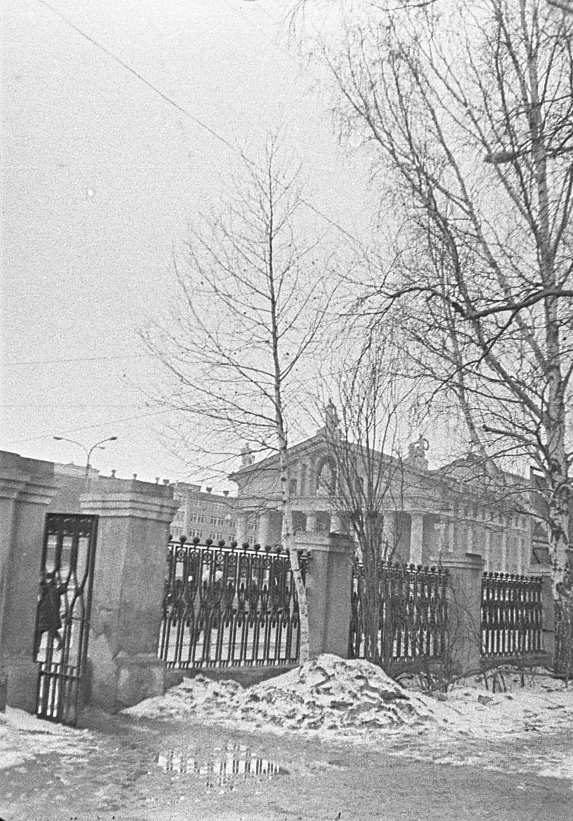 Проспект Ленина. Вид из сквера НТГМТ